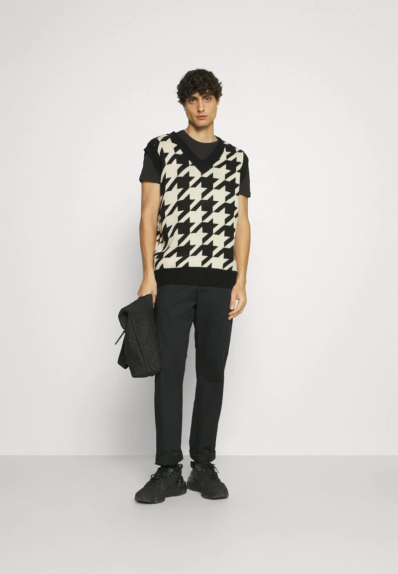 Pier One 5 PACK - T-Shirt Basic - White/black/dark Blue